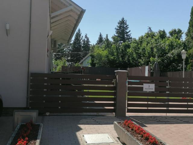 Topart Apartman I 발라톤페니베스 외부 사진