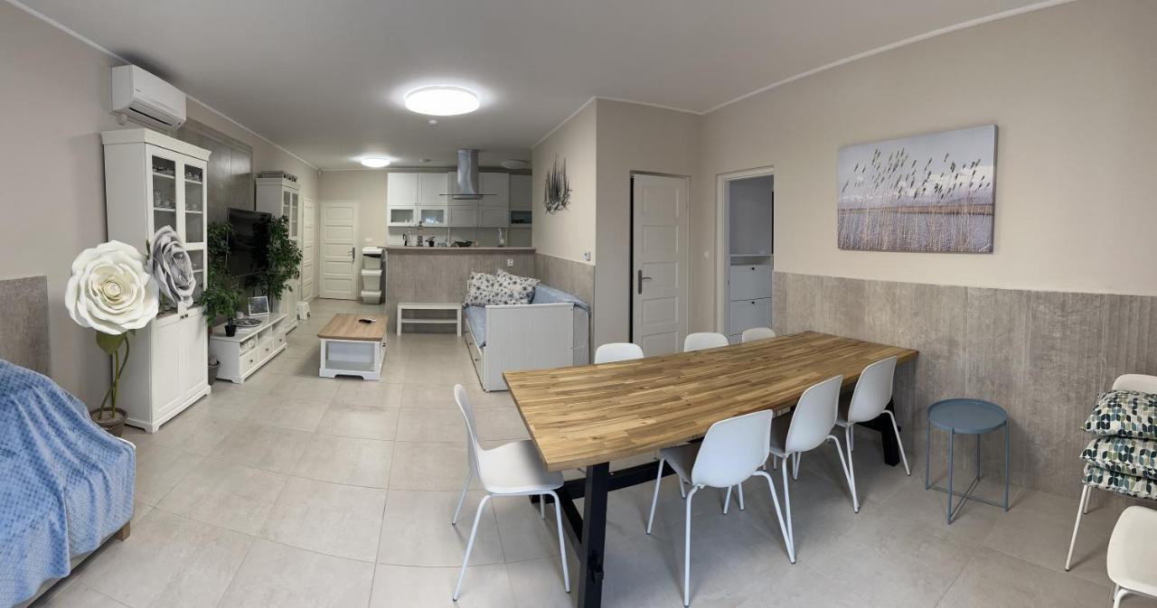 Topart Apartman I 발라톤페니베스 외부 사진