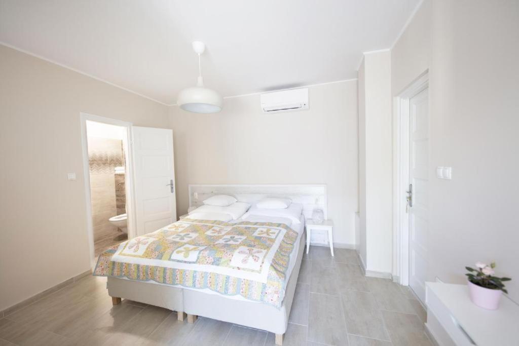 Topart Apartman I 발라톤페니베스 외부 사진
