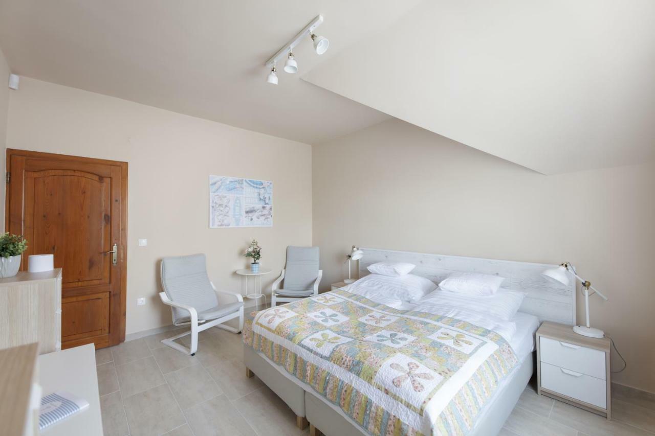 Topart Apartman I 발라톤페니베스 외부 사진